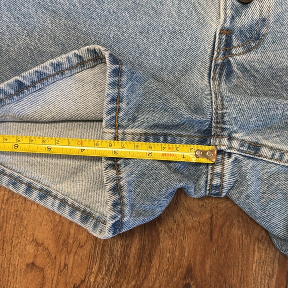 Vintage, VTG, 950 Levi’s Jean Shorts. 7 JR. Paper Tag. Made In USA. 100% cotton. - Picture 14 of 14